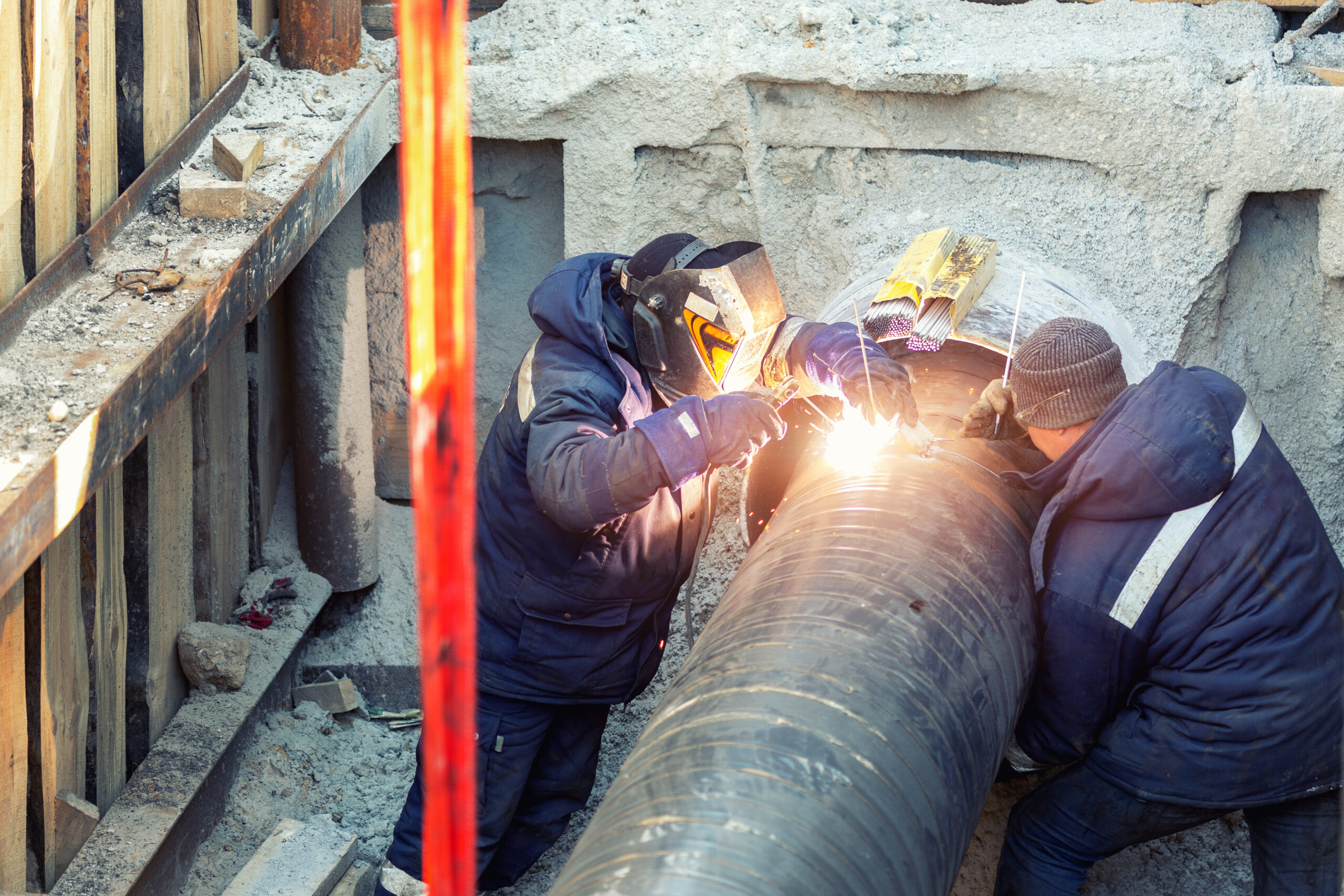 Structural Certified welders providing AISC-approved steel fabrication and erection services